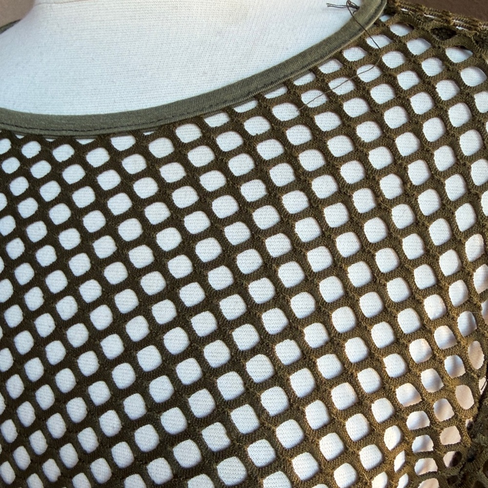 Olive Mesh Fishnet Men’s Short Sleeve Top, New Without Tags - Picture 7 of 7